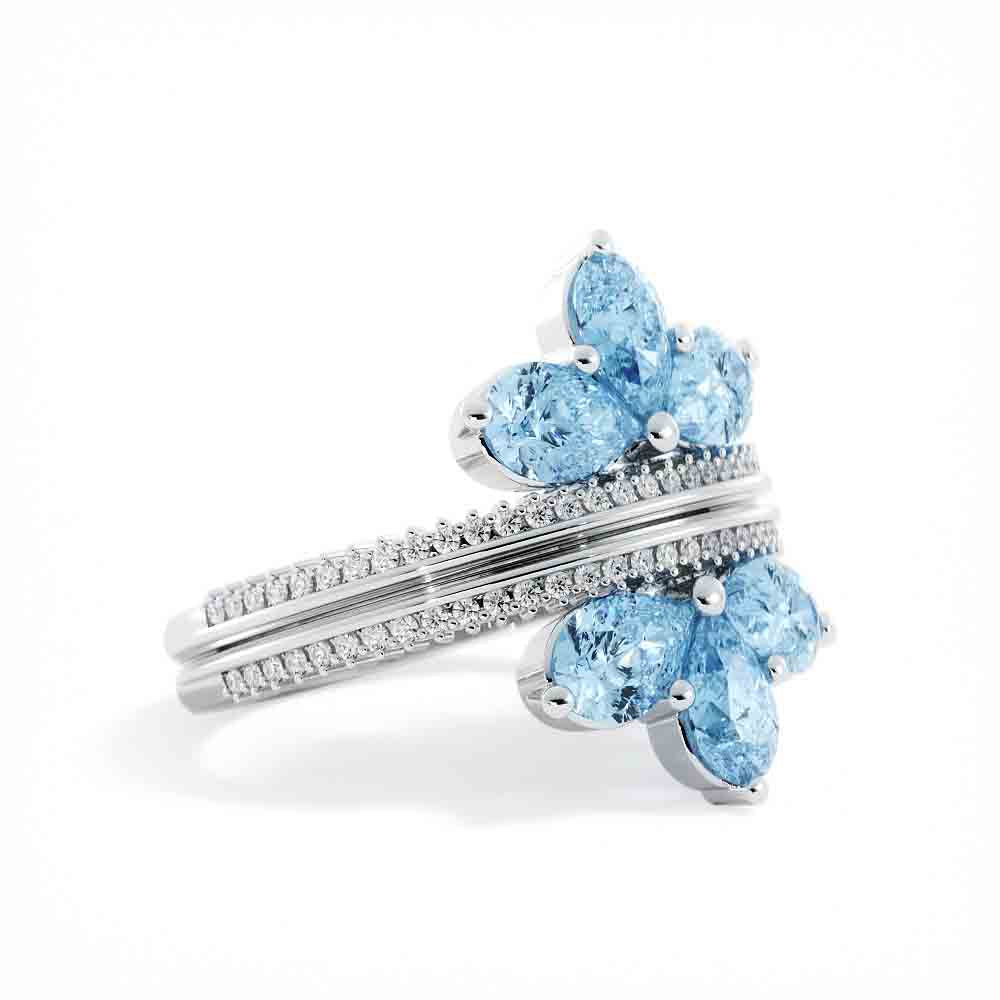 Surround Your Solitaire With This Fashionable Guard Set