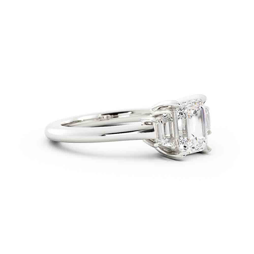 Emerald Cut with Traps and Side Round Diamond