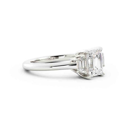 Emerald Cut with Traps and Side Round Diamond