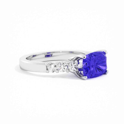 East-West Center Stone Solitaire