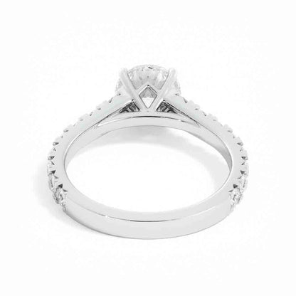 Rd Graduated Diamonds In Engagement