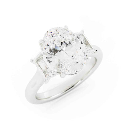 Oval Center With Trap Side diamond Ring