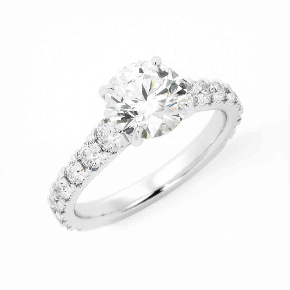 Rd Graduated Diamonds In Engagement