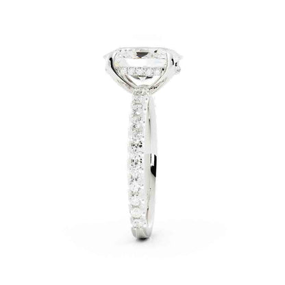 Oval Center with Open Sided Rd Diamonds on Shank