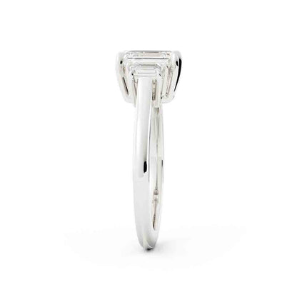 Emerald Cut with Traps and Side Round Diamond
